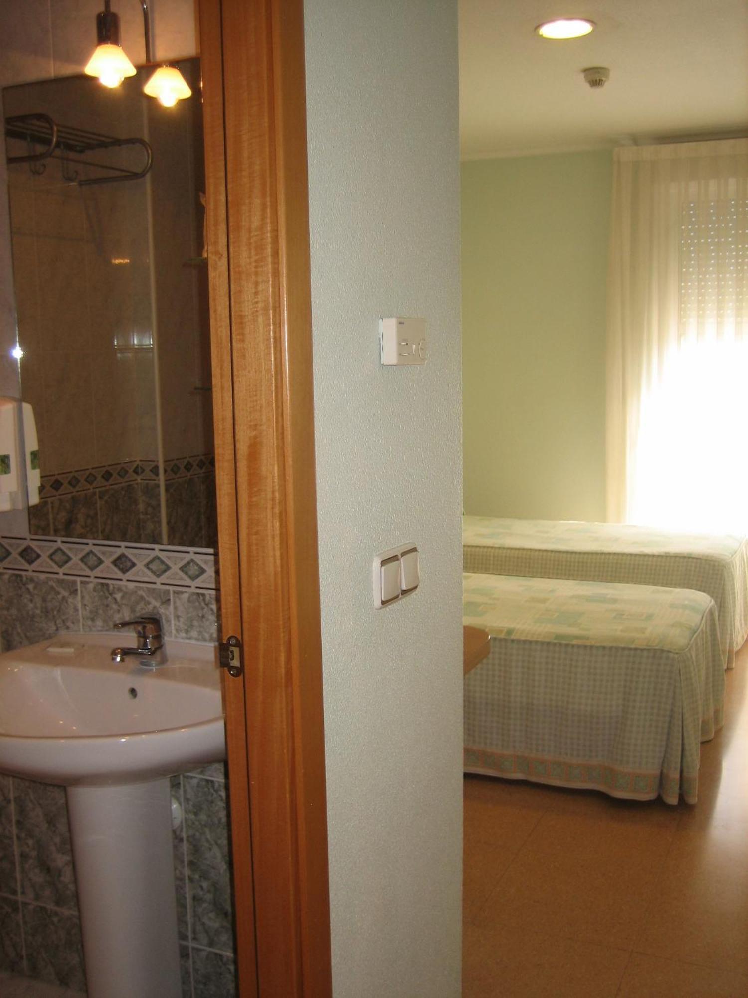 Hostal Madruga Elche Eksteriør bilde
