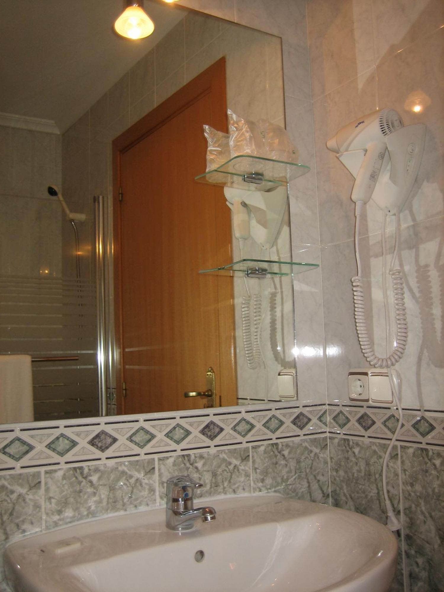 Hostal Madruga Elche Eksteriør bilde